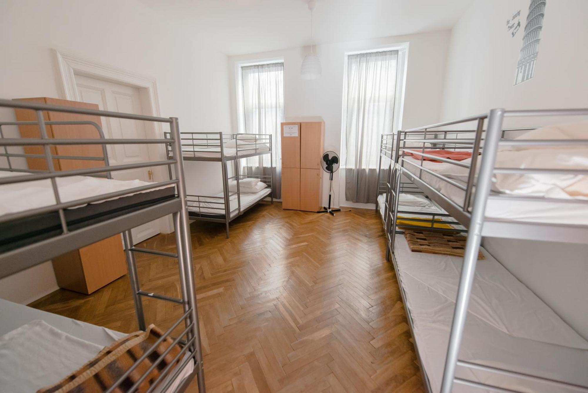 Budapest Party Hostel At Udvarom Room photo